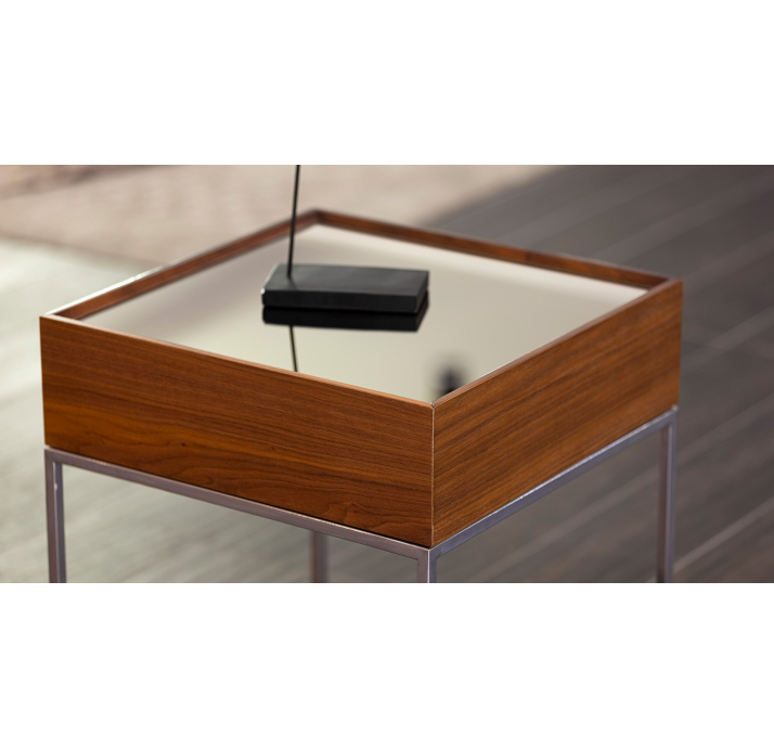 Стол журнальный NEWS SIDE TABLE Nat. wal. veneer MIRROR BRONZE  50X50X61 СМ. (FUG00223)