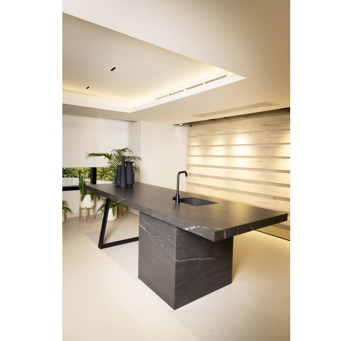 Керамогранит BELVEDERE BLACK 324x162x12 поверхность: Матовая (NCR10103)